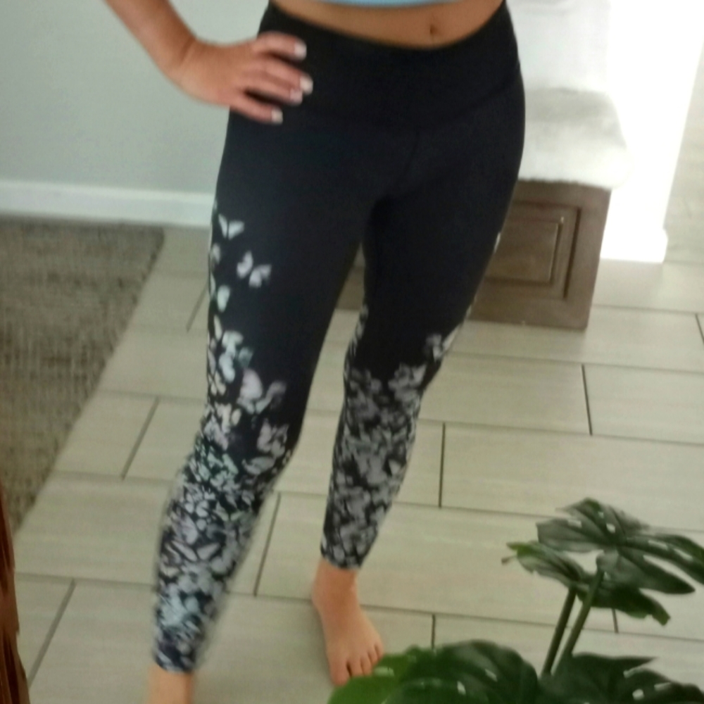 ALO Yoga Black Butterfly Print Leggings - Picture 4 of 9